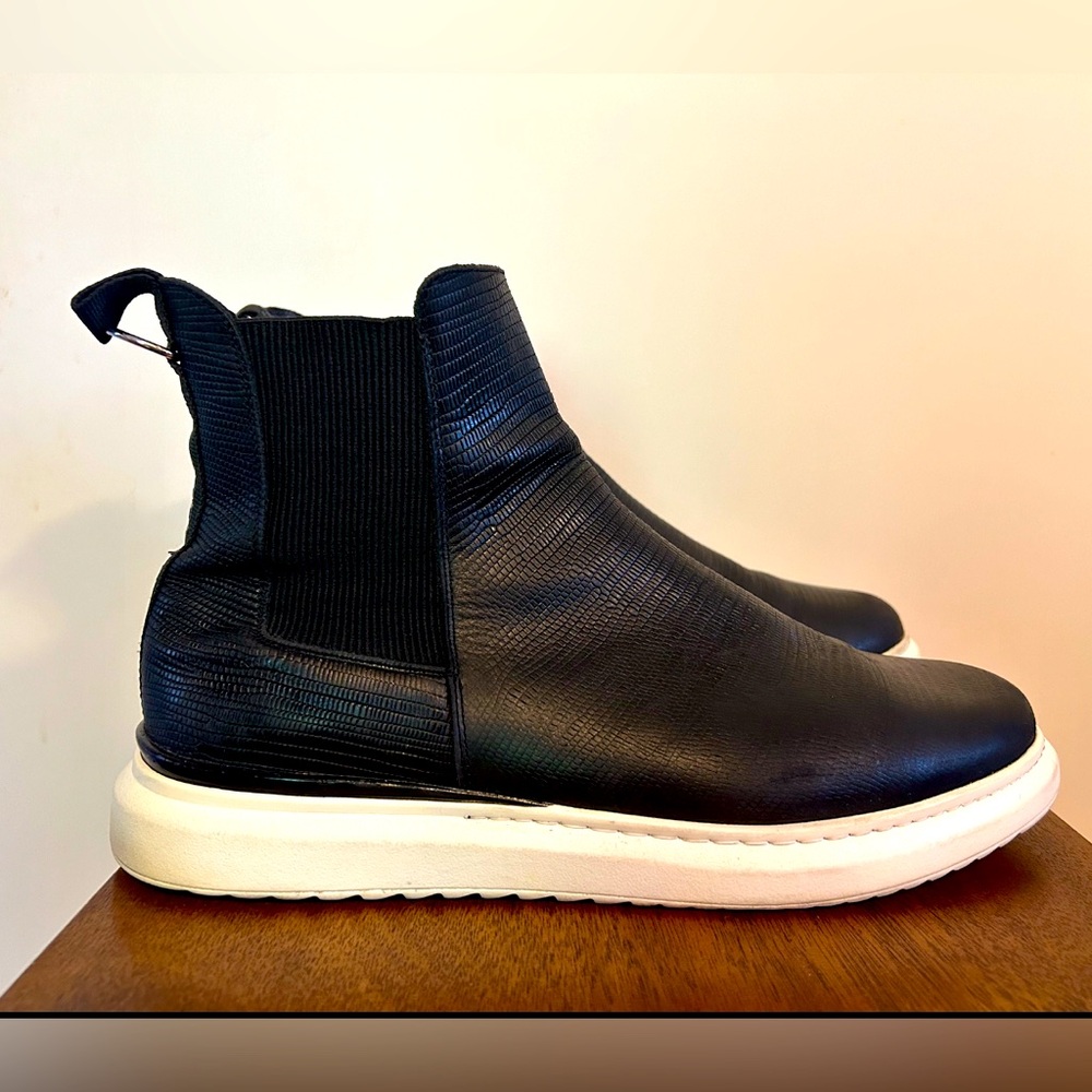 Karl Lagerfeld Paris Lizard Embossed Chelsea Boot mens size 13